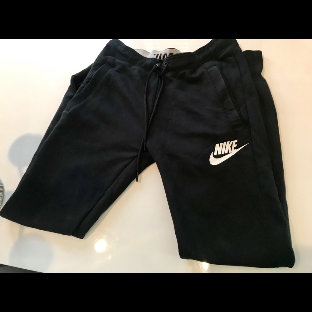 🖤Women’s Nike sweatpants joggers 🖤